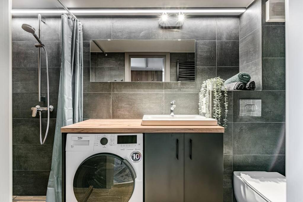Modern Urban Loft Apartment Vilnius Exterior photo