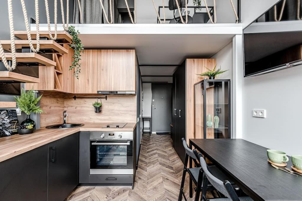 Modern Urban Loft Apartment Vilnius Exterior photo